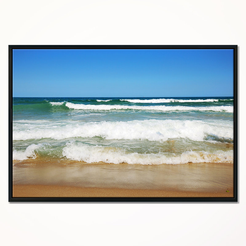 «Beautiful Empty Beach Under Blue Sky», reproduction de photo sur toile tendue, H 30 po x l 40 po x P 1,5 po