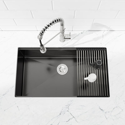 Évier de cuisine en acier inoxydable, lavabo simple encastré à la main noir de 30 po x 19 po avec planche à découper et passoire