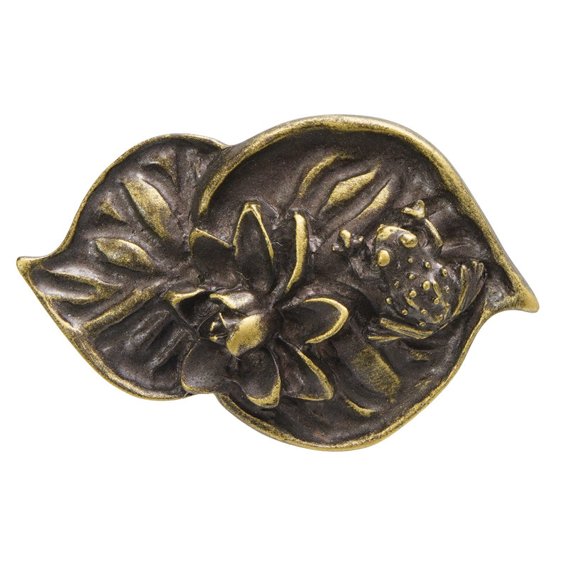 Nénuphars; Double nénuphar et grenouille avec poignée en laiton antique, Laiton antique
