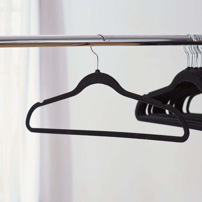 Cintre standard Wayfair Basics® Petrone, Noir, 25