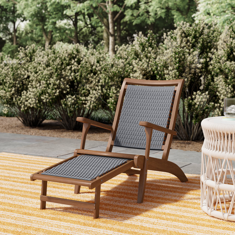 Premium All-Weather Wicker Outdoor Lounge Chair