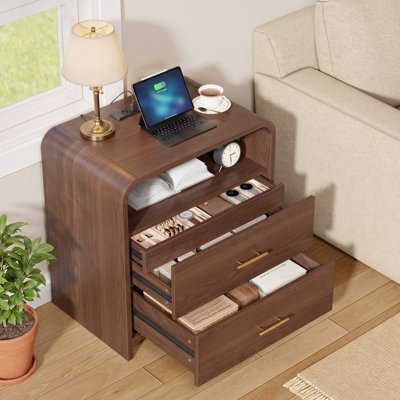 Ensemble de 2 tables de chevet à 3 tiroirs avec rangement ouvert et tiroir caché, table d'appoint moderne de style milieu du siècle de 55 cm de large, table de chevet en bois au profil incurvé pour chambre à coucher, noyer