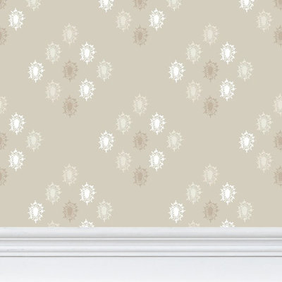 British Brooch Large Repeat Luxury Wallpaper