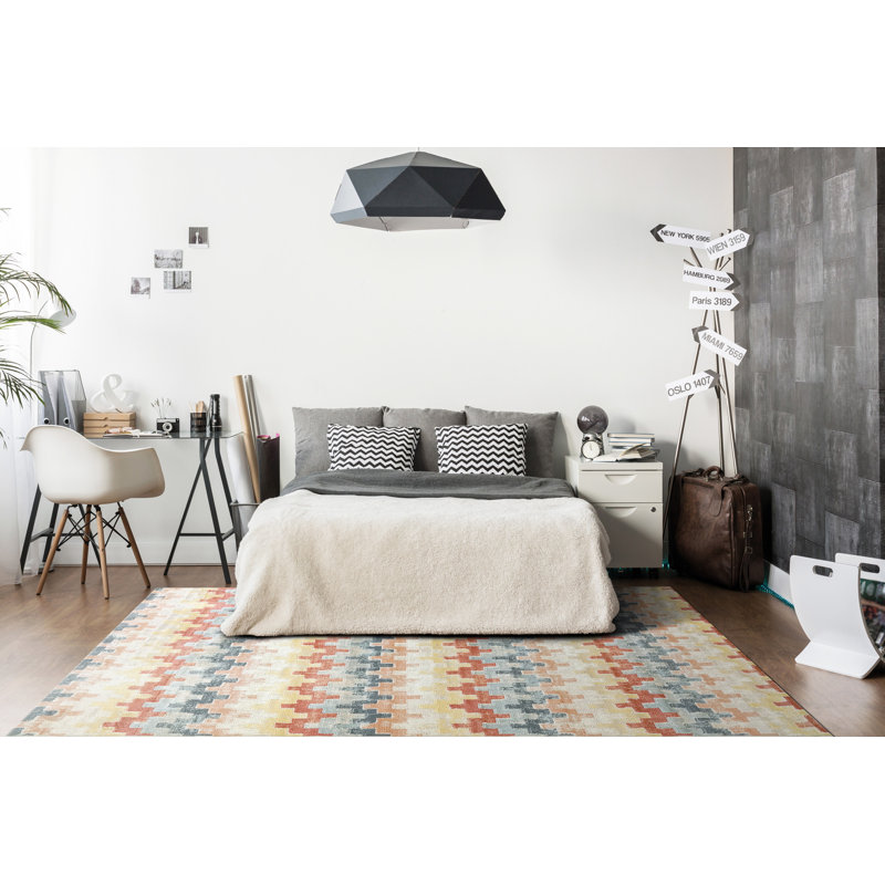 Tapis rouge / bleu / jaune à chevrons Pridbjorn, Rectangle 5 pi x 7 pi
