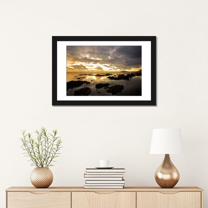 « beach ii », reproduction de photo sur toile, H 16 po x l 24 po x P 1 po, Papier d'art encadré noir, Blanc