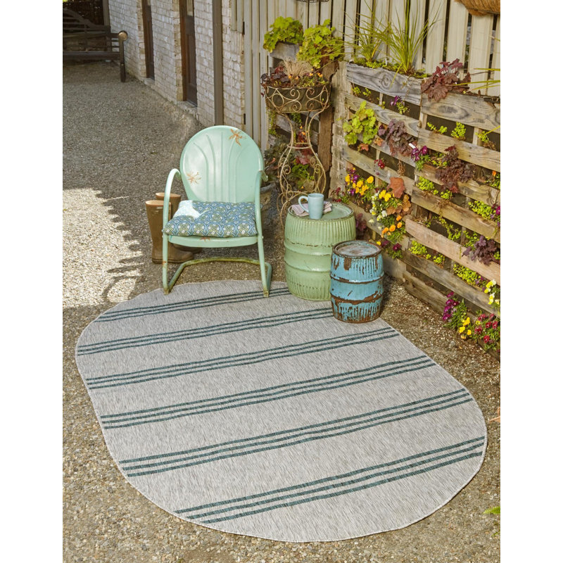 Uniopolis Indoor / Outdoor Rug, Oval 5'3" x 8'