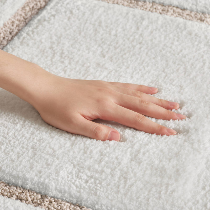 Roan Border Soft Plush Tufted 24x36'' Bath Rug, White/Beige, 36" L x 24" W