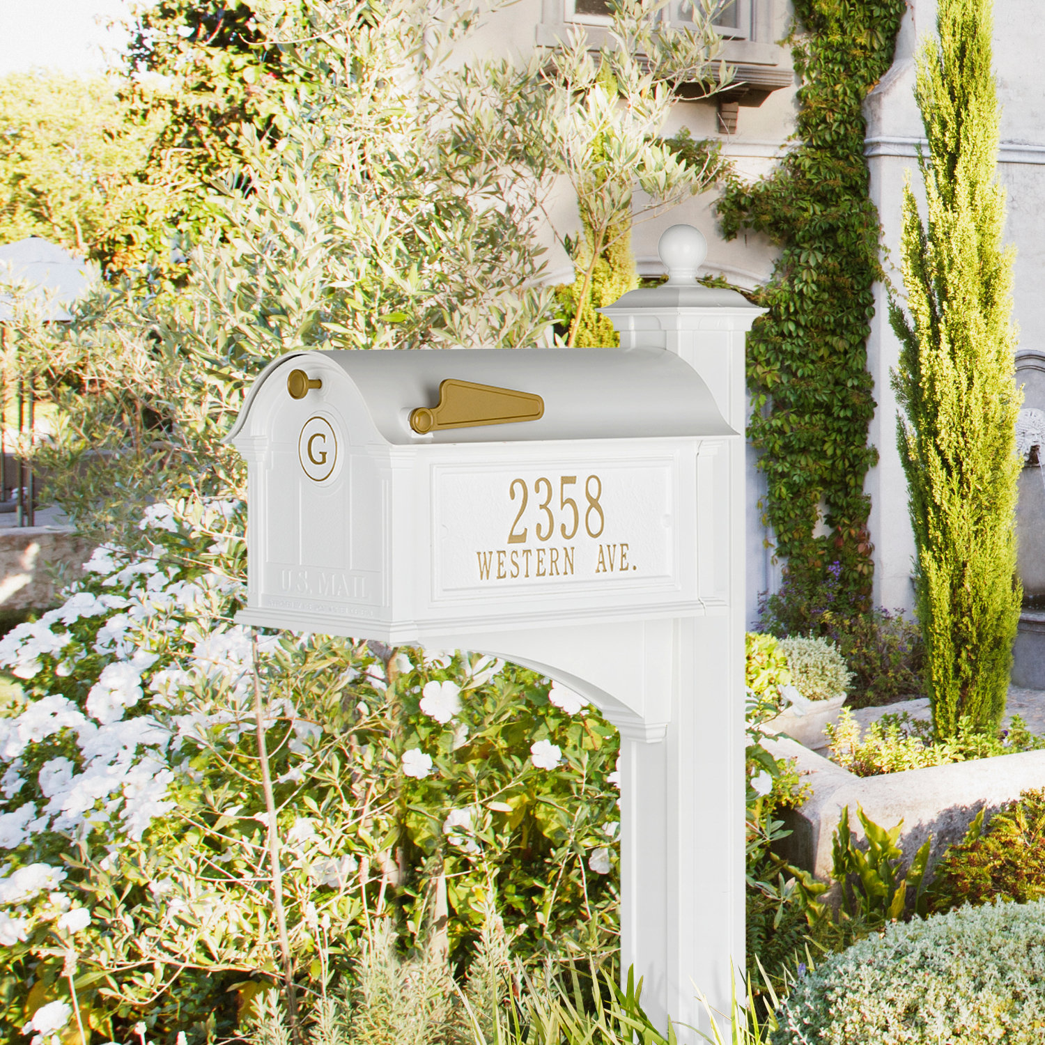 Balmoral Post-Mounted Mailbox, White, Yes