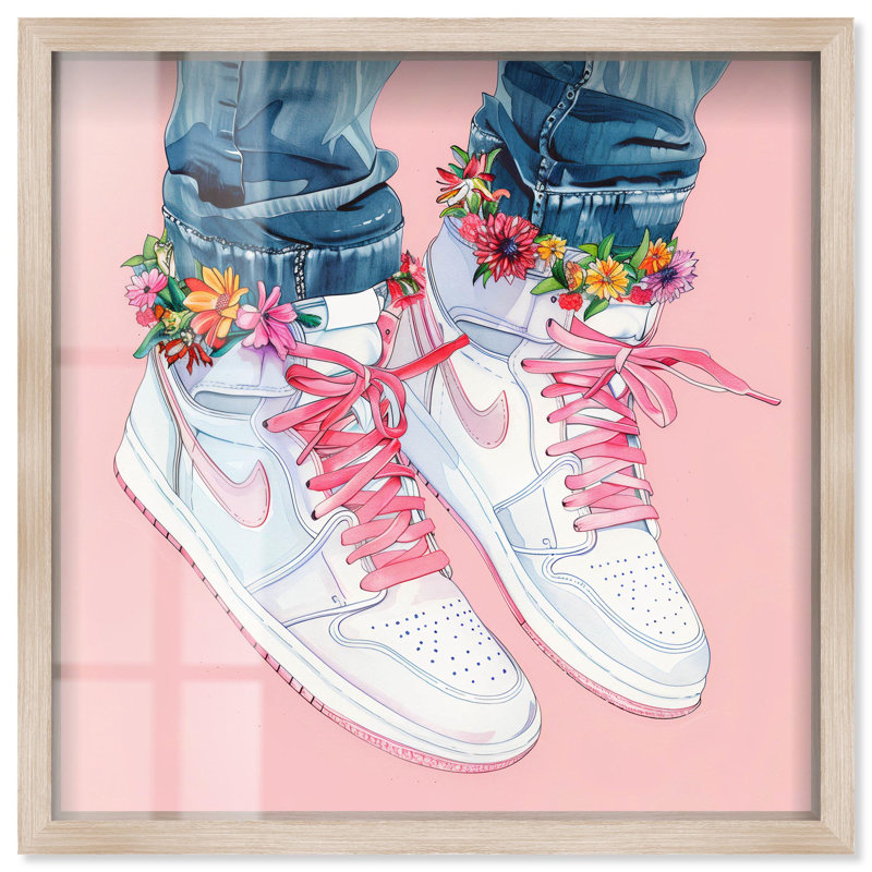 «Blush Floral Bloom Sneakers Shadowbox Print Sneaker» par Art Remedy, H 25 po x l 25 po, Crème, crème