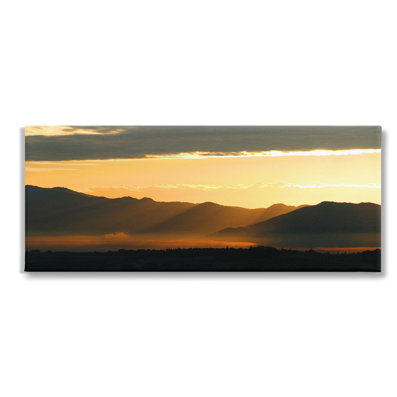 Sun Rays Over Mountains, art mural sur toile par Noah Bay, H 10 po x l 24 po