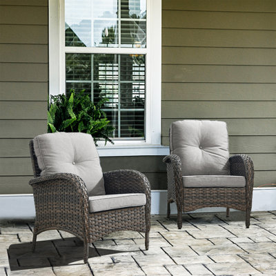Chaise de patio avec coussins