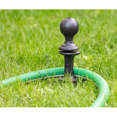 Ball Top Hose Guide Garden Stake