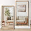 Miroir de plancher 32 po x 70 po avec structure en bois artificiel, conception élégante et durabilité, un incontournable pour les chambres à coucher, les magasins de vêtements et les salons