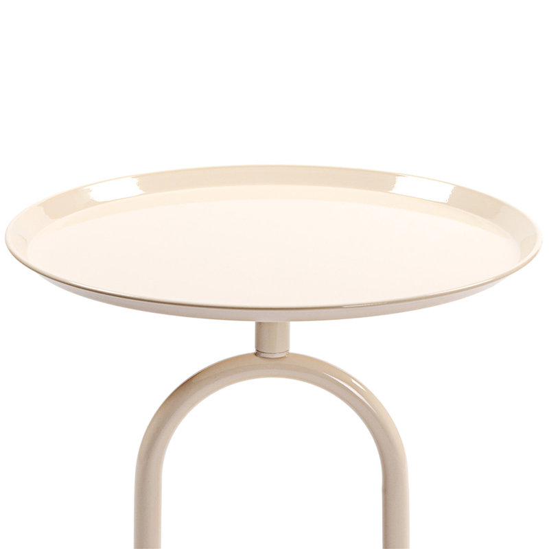 Ensemble de petites tables basses à cocktail
