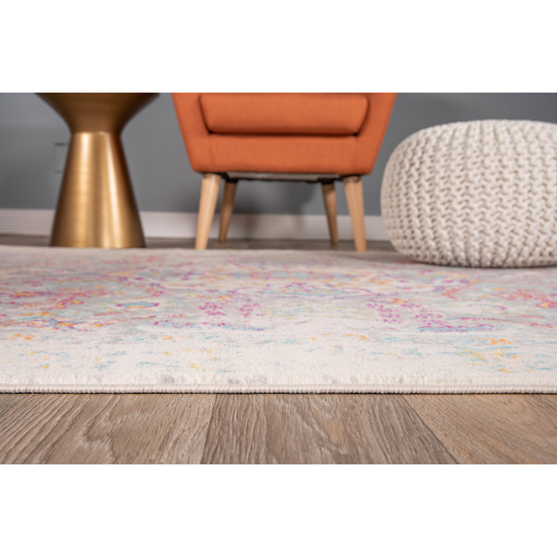 Hartig Oriental Indoor Rug, Rectangle 5' x 7'