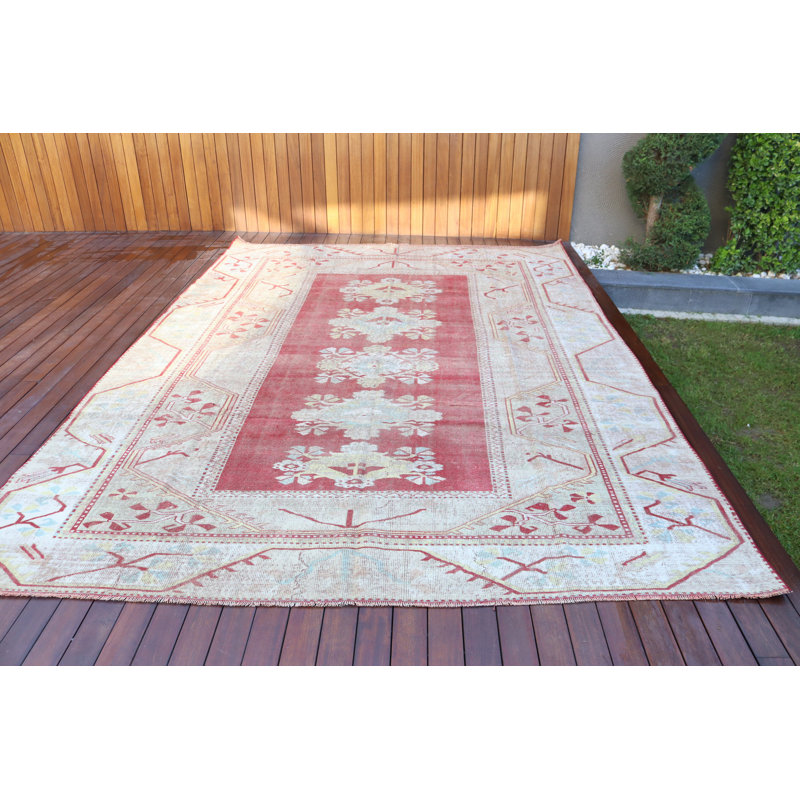 Tapis turc fait à la main pour décoration de salon dans un style bohème chic et ethnique, idéal pour ajouter une touche rétro à votre maison