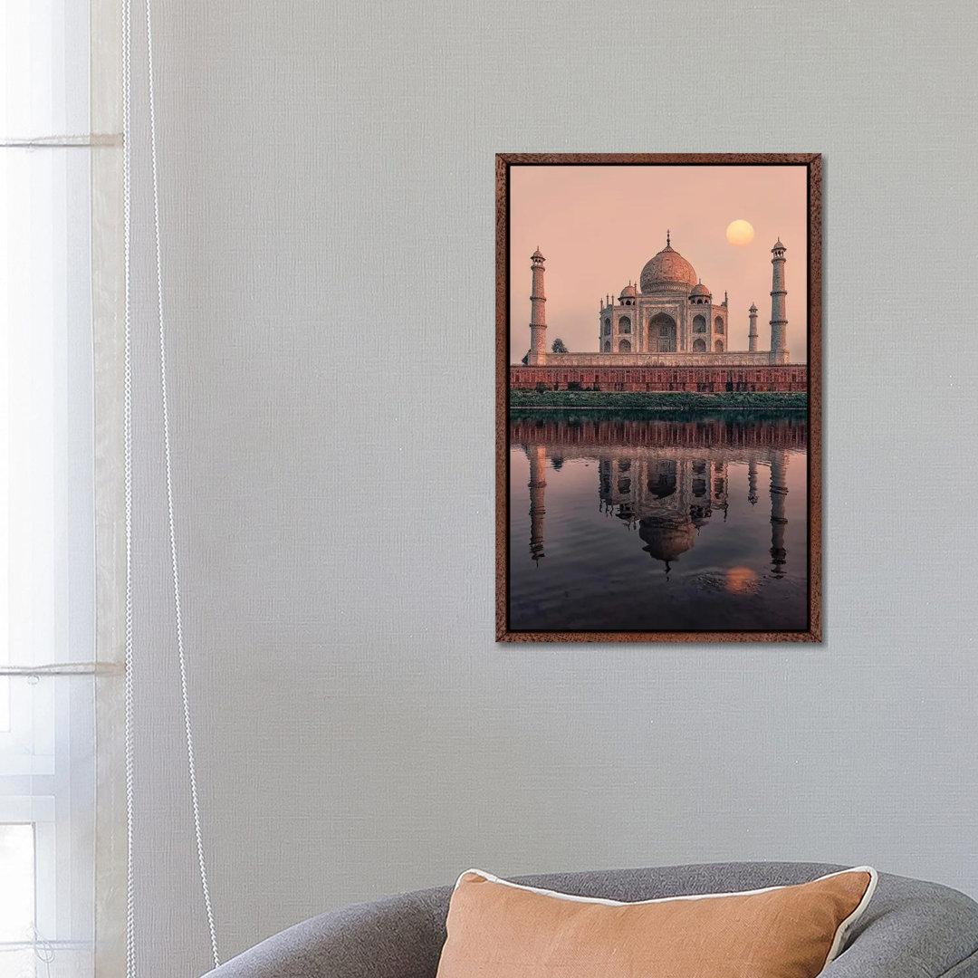 Taj Mahal Sonnenuntergang von Manjik Pictures - Galerie-umwickelte Leinwand Giclée auf Leinwand