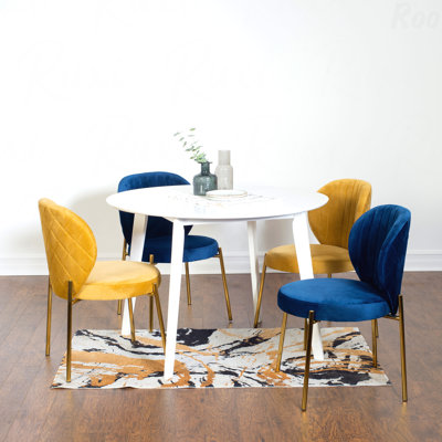 Ensemble de salle à manger 5 pièces Amoa: table ronde blanche et 4 chaises