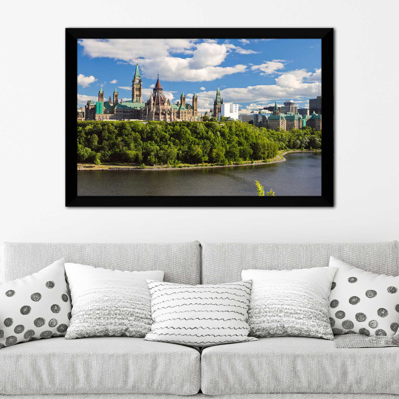 «Oh Canada», reproduction de photo encadrée, H 21,5 po x l 27,5 po x P 0,75 po, Cadre noir
