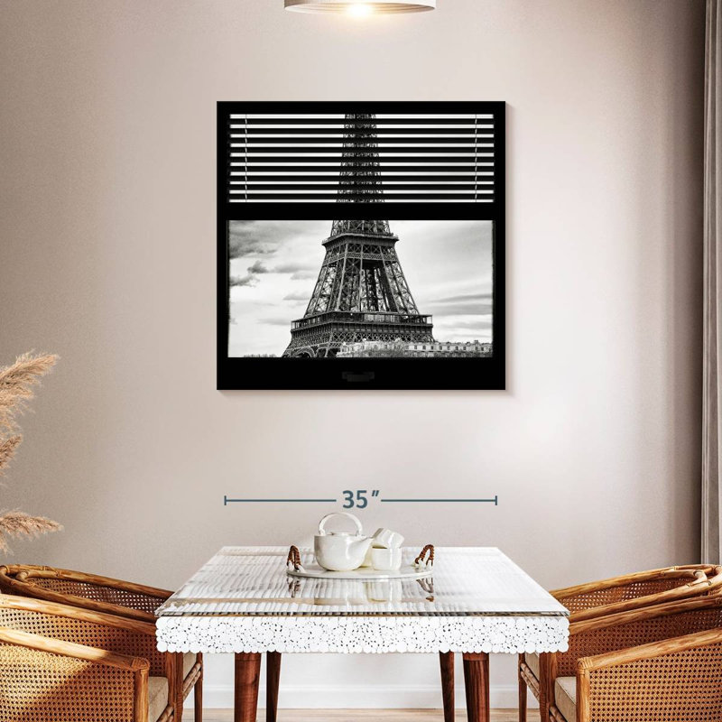 Nicci Eiffel à travers les stores, H 16 po x l 16 po