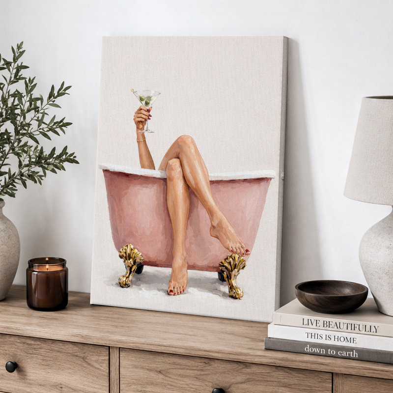 Œuvre rose, baignoire et martini glamour, images de salle d'eau, impression sur toile encadrée, 48" H x 32" W x 1.5" D