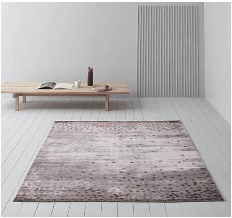 Tapis gris / jaune en laine fabriqué à la main à pois Arbois, Rectangle 6 pi 6 po x 9 pi 8 po