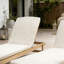 Chaise longue en bois avec coussin