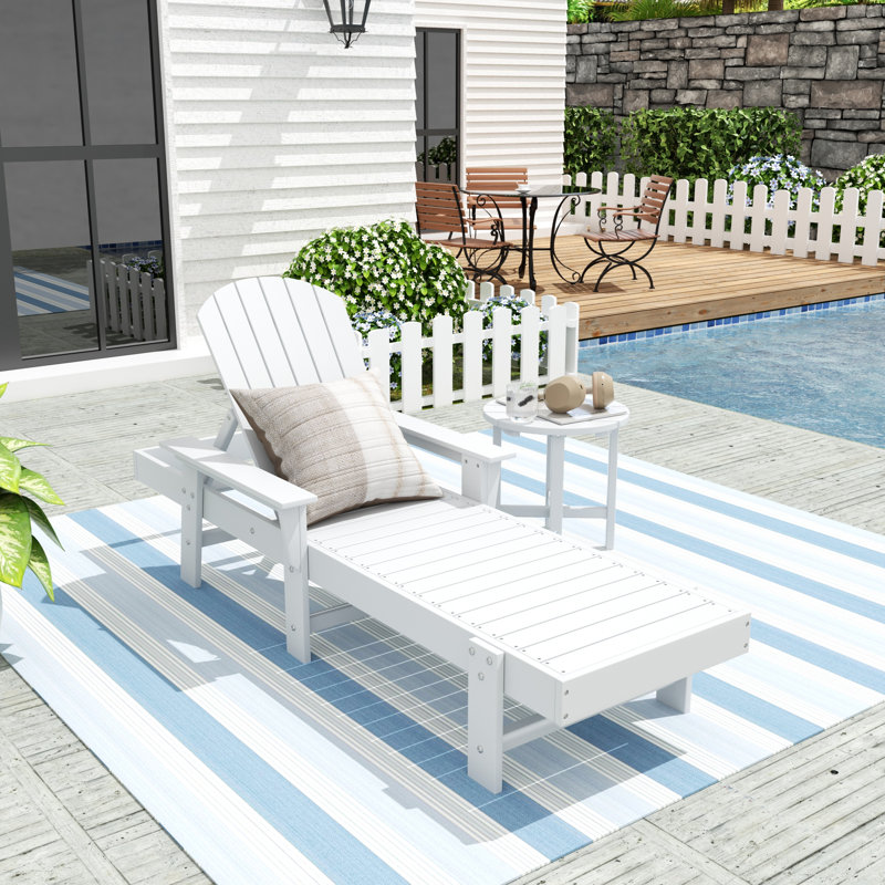 Altura Outdoor Chaise Lounge with Table, White