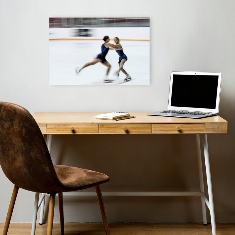 Dynamic Ice Skaters Elegant Contemporary Winter Wall Art Print 1 Piece Wrapped Canvas Wall Art, 30.48cm H x 45.72cm W