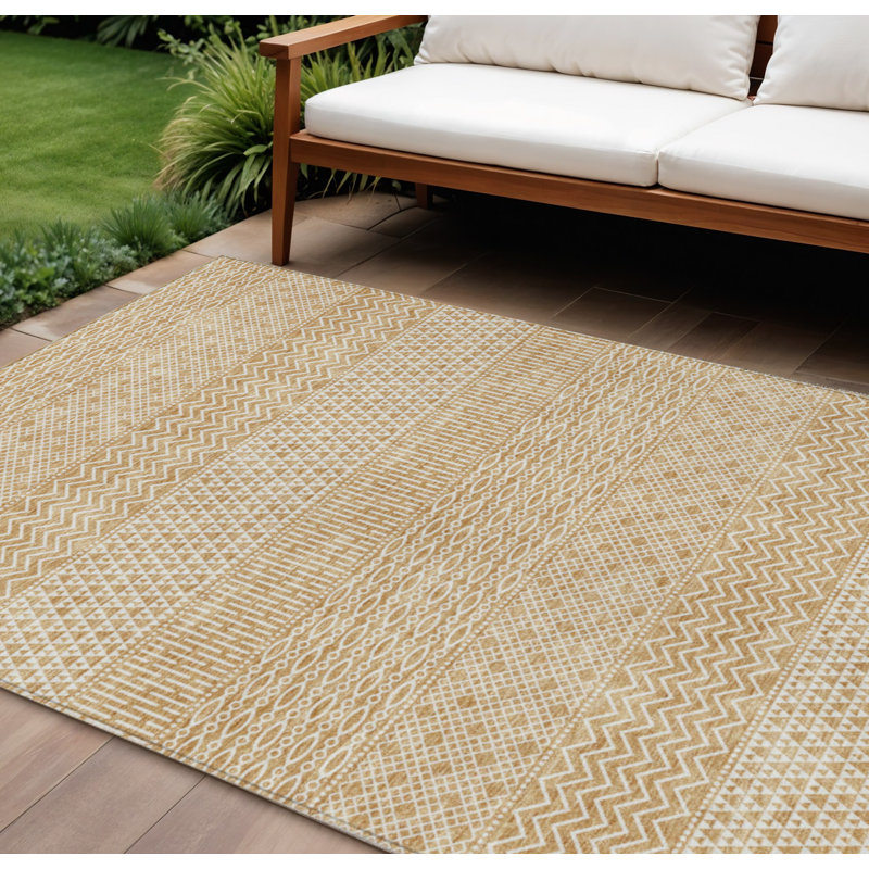 Tapis intérieur lavable 10 pi x 14 pi doré et ivoire à chevrons