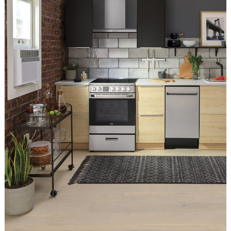 24" 450 CFM Convertible Wall Mount Range Hood in Stainless Steel