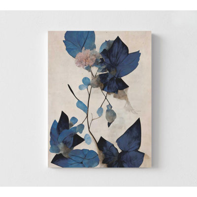 «Midnight Botanica»: Moody Blue Florals (encadré, prêt à être accroché)