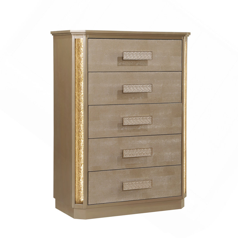 Commode Medusa en bois doré