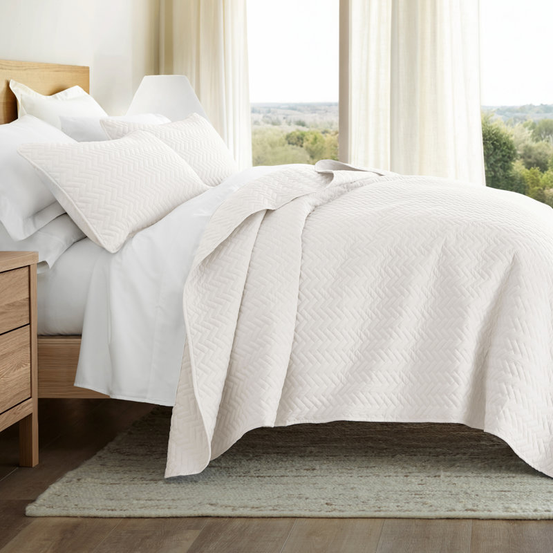 Antora Microfiber Modern & Contemporary Coverlet / Bedspread Quilt Set, Queen/Full Coverlet + 2 Standard Shams, Ivory