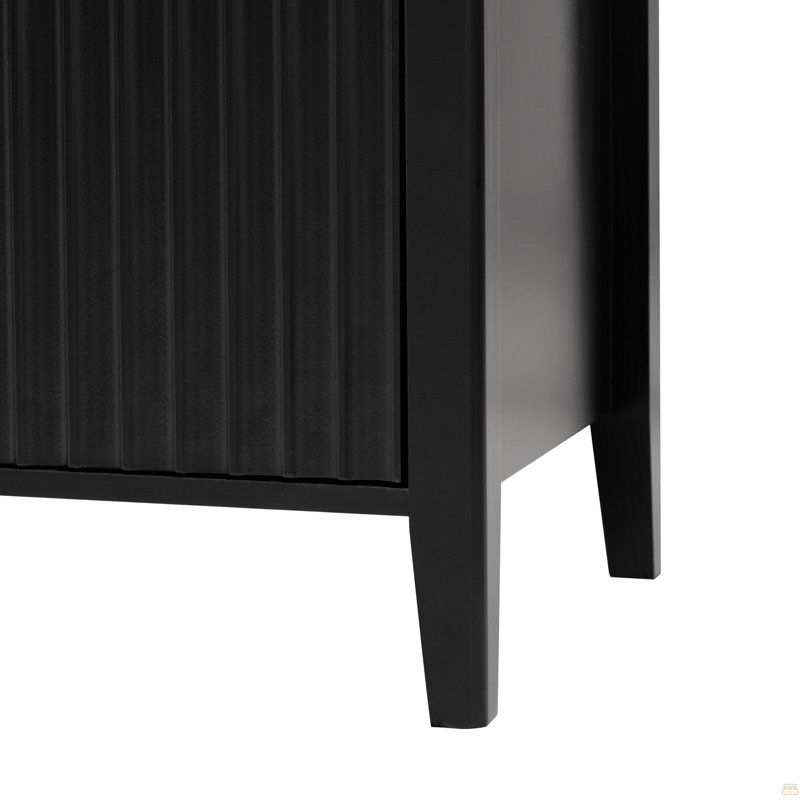 Armoire de rangement à trois portes avec poignées en métal