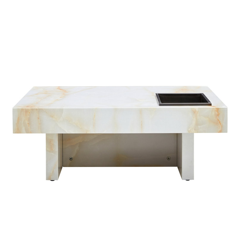 Irma with imitation marble patterns