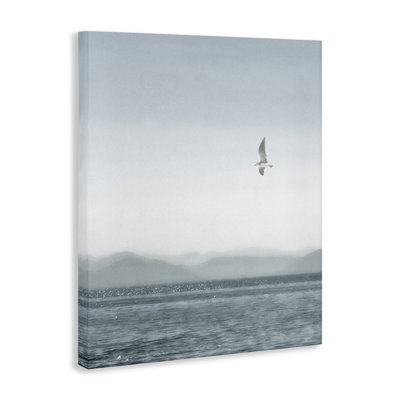 Art mural sur toile «Lone Gull over Sea» par Noah Bay