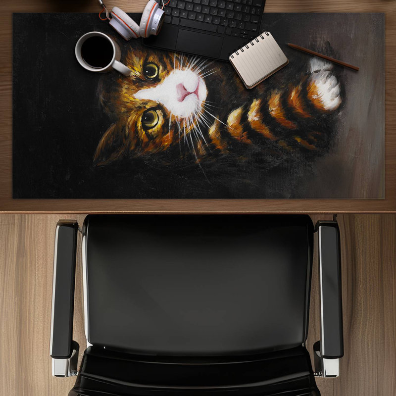 Discreet cat - 15.75"x31.50" Desk mat