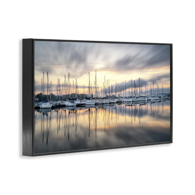 «Sailors Sunrise Harbor», estampe numérique, design par D. Burt, H 12 po x l 18 po, Giclée encadrée noir minuit