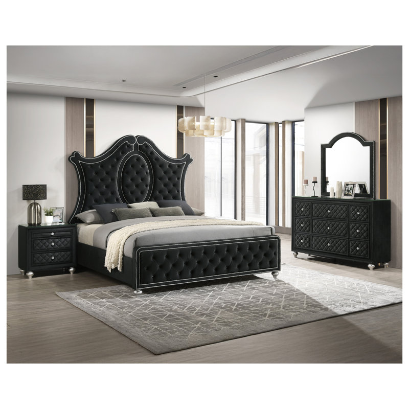 Grand lit à panneau avec tête de lit capitonnée, garniture cloutée et détails en miroir