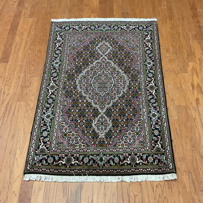 Tapis en laine fabriqué à la main Tabriz