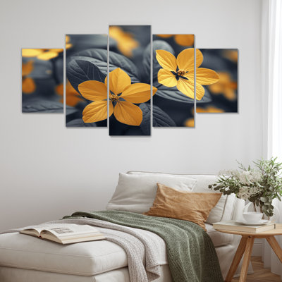 Fleur de cerisier jaune et jaune