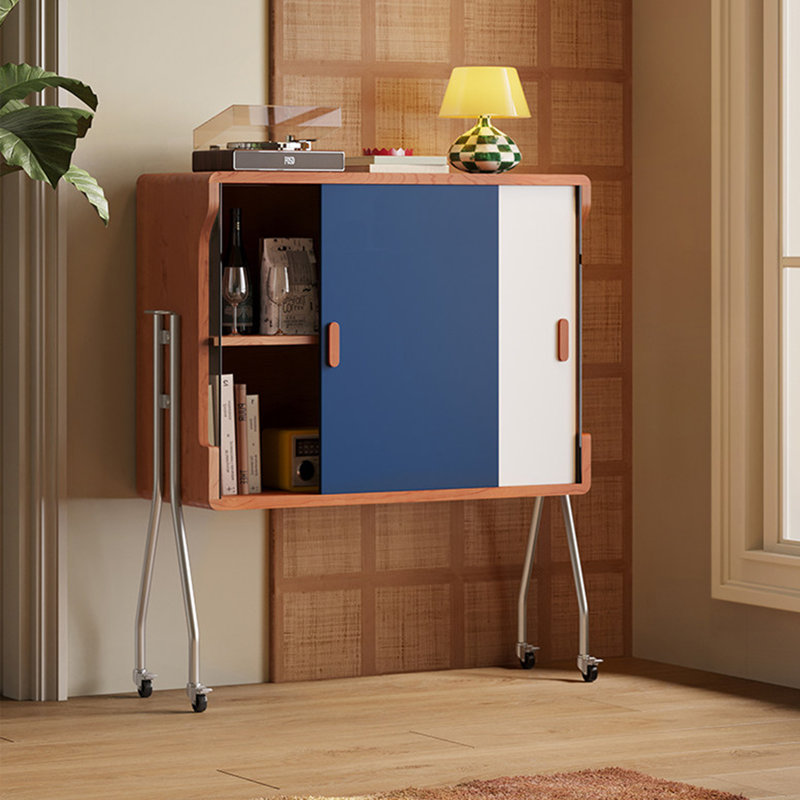 Armoire d'appoint de style médiéval moderne