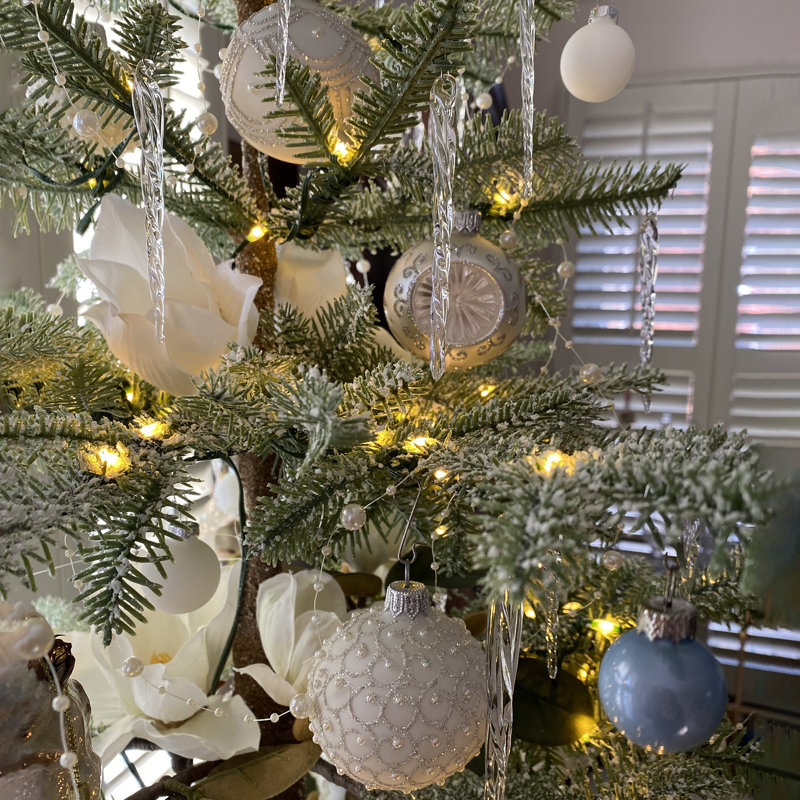 Ornement boule de Noël en verre blanc brillant et mat