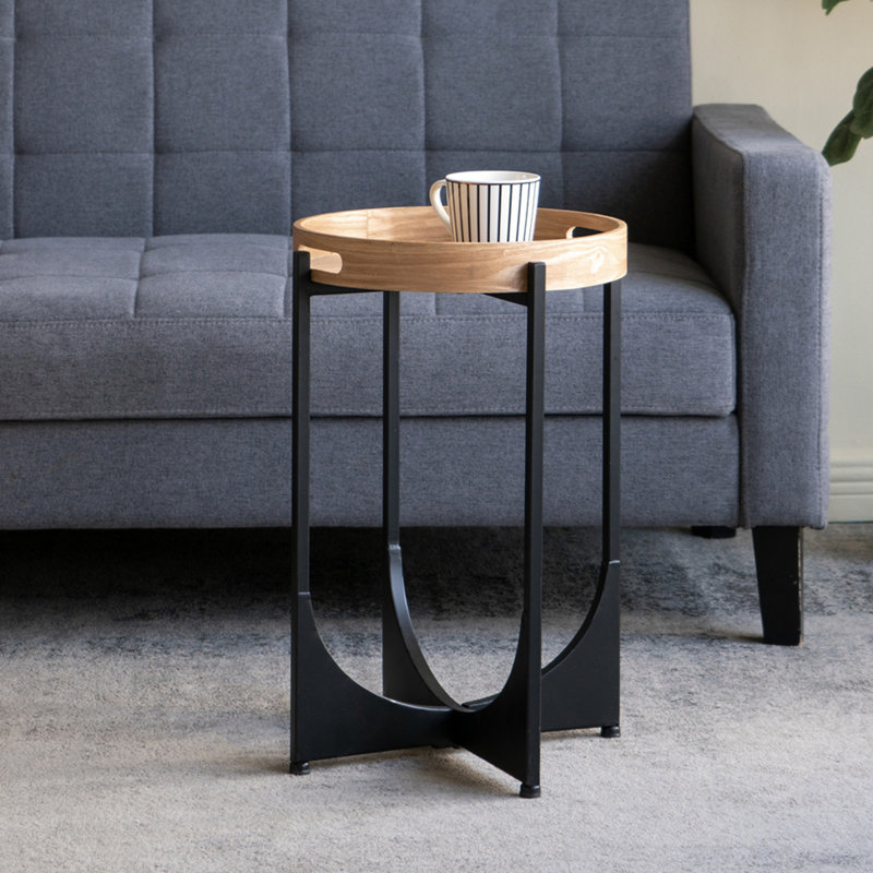 Table plateau brun avec base géométrique noire