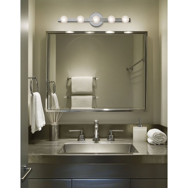 Éclairage pour meuble-lavabo Raleigh - 5 lumières, Chrome poli
