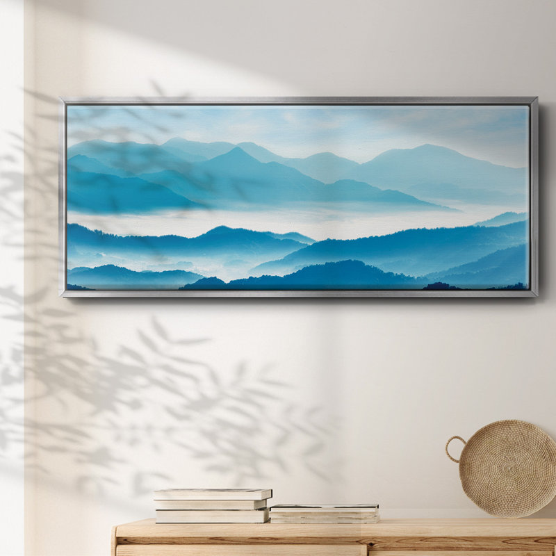 «Misty Mountains», reproduction d'art sur toile encadrée, Argent, H 12 po x l 30 po x P 1,5 po