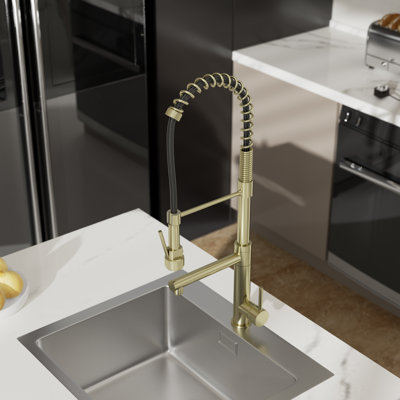 Robinet de cuisine rétractable à poignée simple avec distributeur de savon
