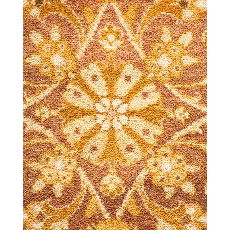 Tapis unique noué à la main Keenan - doré, 8 pi 3 po x 10 pi 8 po