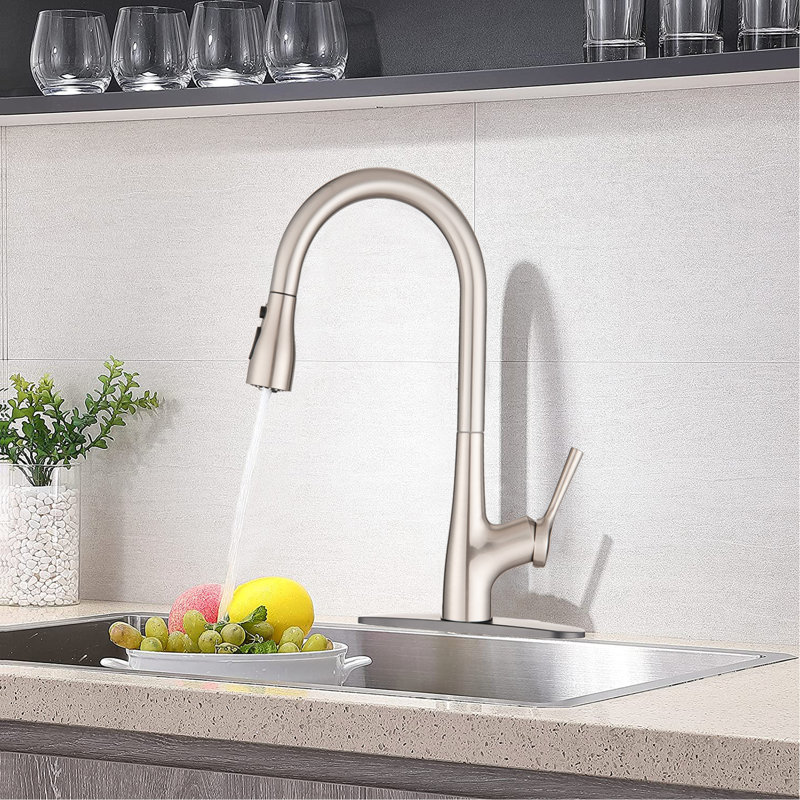 Robinet de cuisine rétractable à poignée simple à finition nickel brossé, rouille, bec pivotant à arc élevé pour un remplissage et un lavage simplifiés, buses faciles à nettoyer, corps en laiton de qualité, grandes cuisines plates convenables,